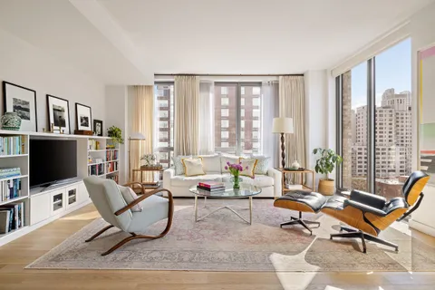 $2,770,000 | 360 East 89th Street, Unit 14C | Upper East Side