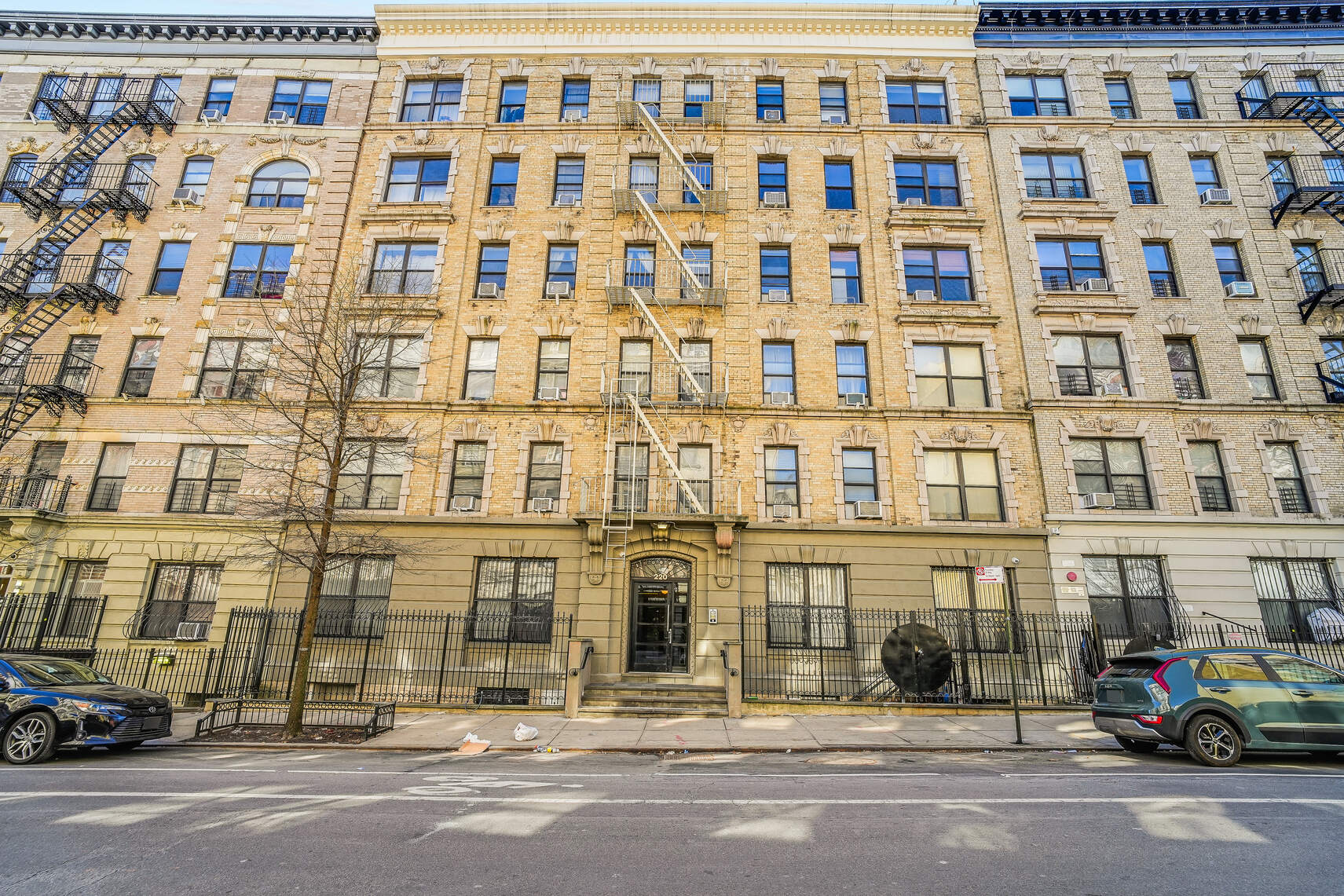 220 West 111th Street, Unit 1A Manhattan, NY 10026 - Photo 6 of 10 front view of a building