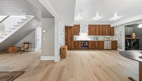 $9,995,000 | 102 & 104 Two Holes Water Road, East Hampton, NY 11937