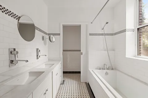 $17,500 | 126 East 19th Street | Gramercy