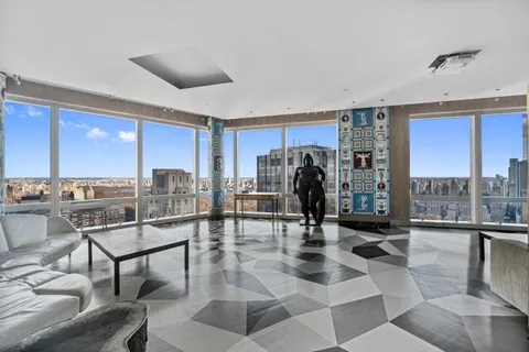 $7,900,000 | 80 Columbus Circle, Unit 67B | Upper West Side