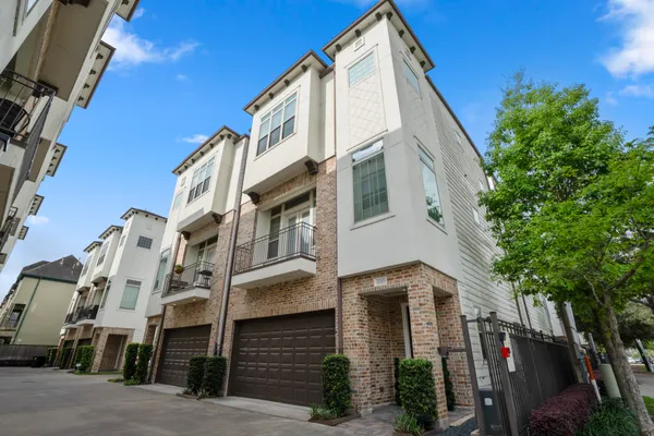 $484,999 | 1032 West 26th Street, Unit D, Houston, TX 77008