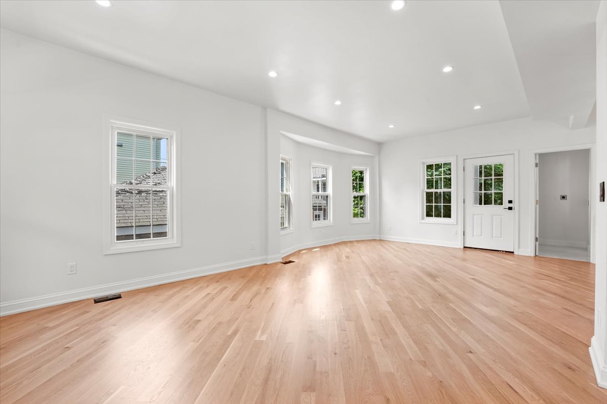 41 Henry Street Everett, MA 02149 - Photo 11 of 33