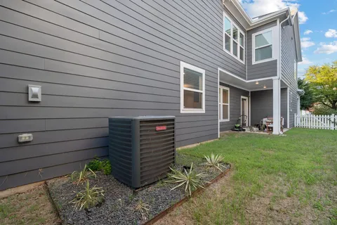 $3,250 | 3710 Prague Mews, Dallas, TX 75236