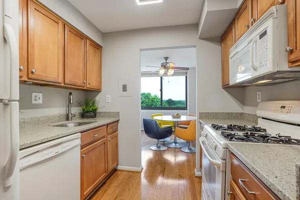 $209,990 | 600 Roosevelt Boulevard, Unit 510, Falls Church, VA 22044