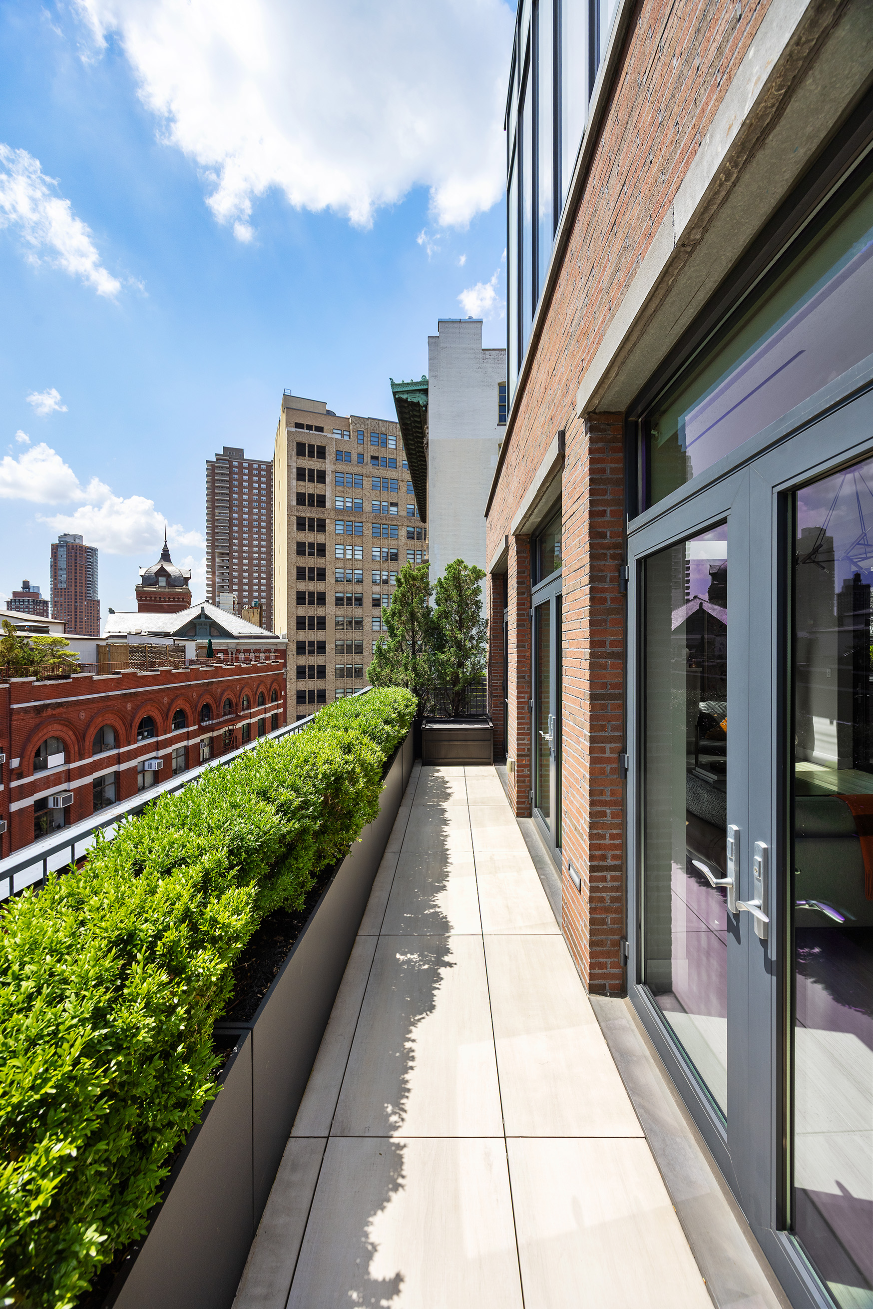 15 Leonard Street, Unit PH Manhattan, NY 10013 - Photo 15 of 37 a view of a balcony with city view