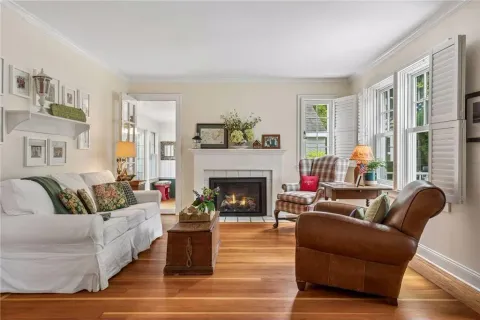 $1,195,000 | 20600 Carson Road, Deephaven, MN 55331