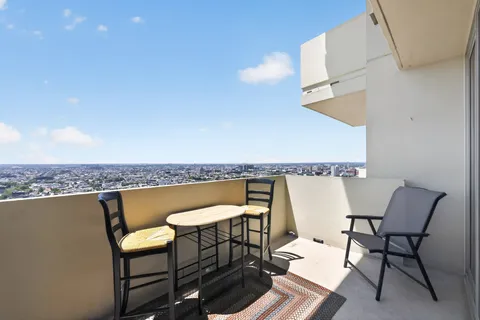 $329,900 | 604 South Washington Square, Unit 2609, Philadelphia, PA 19106