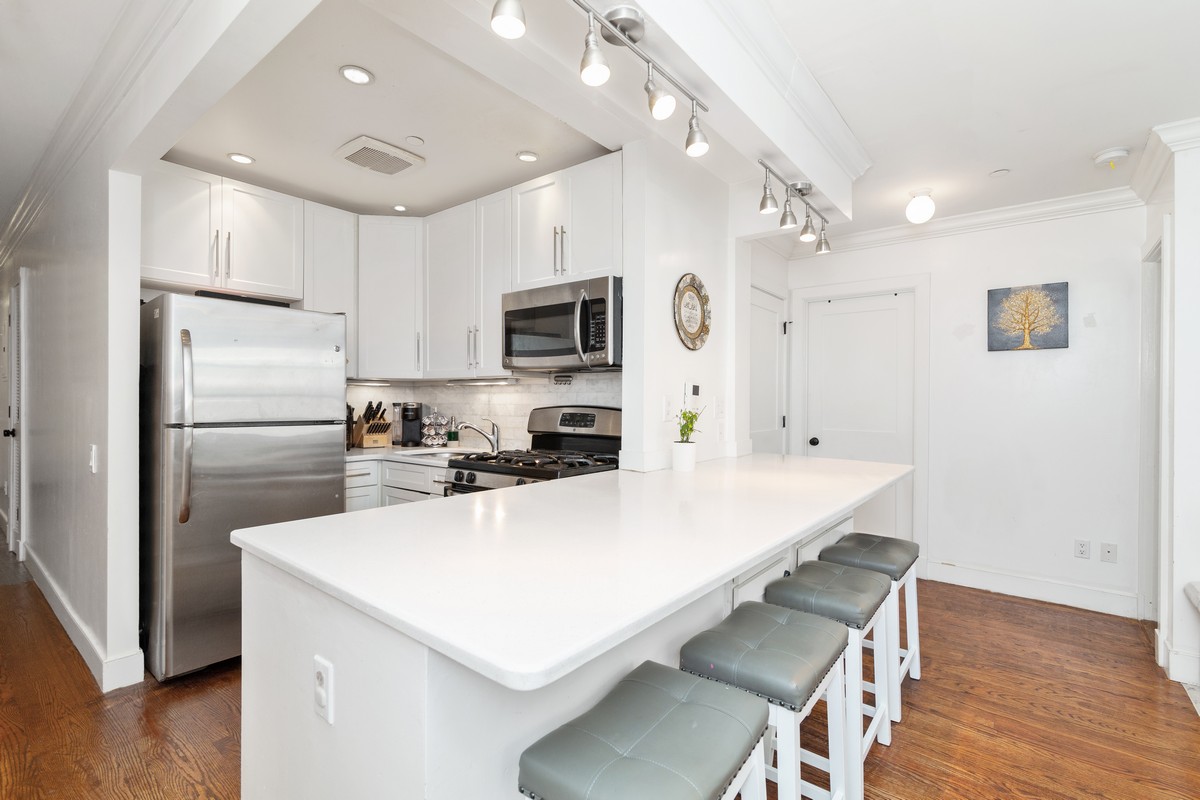 118 West 112th Street, Unit 2A Manhattan, NY 10026 - Photo 3 of 12