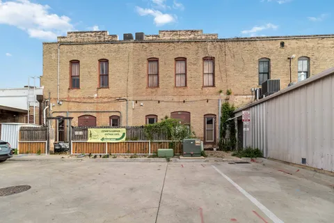 $1,095,000 | 709 Chestnut Street, Bastrop, TX 78602