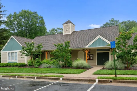 $825,000 | 4093 Oak Village Landing, Fairfax, VA 22033