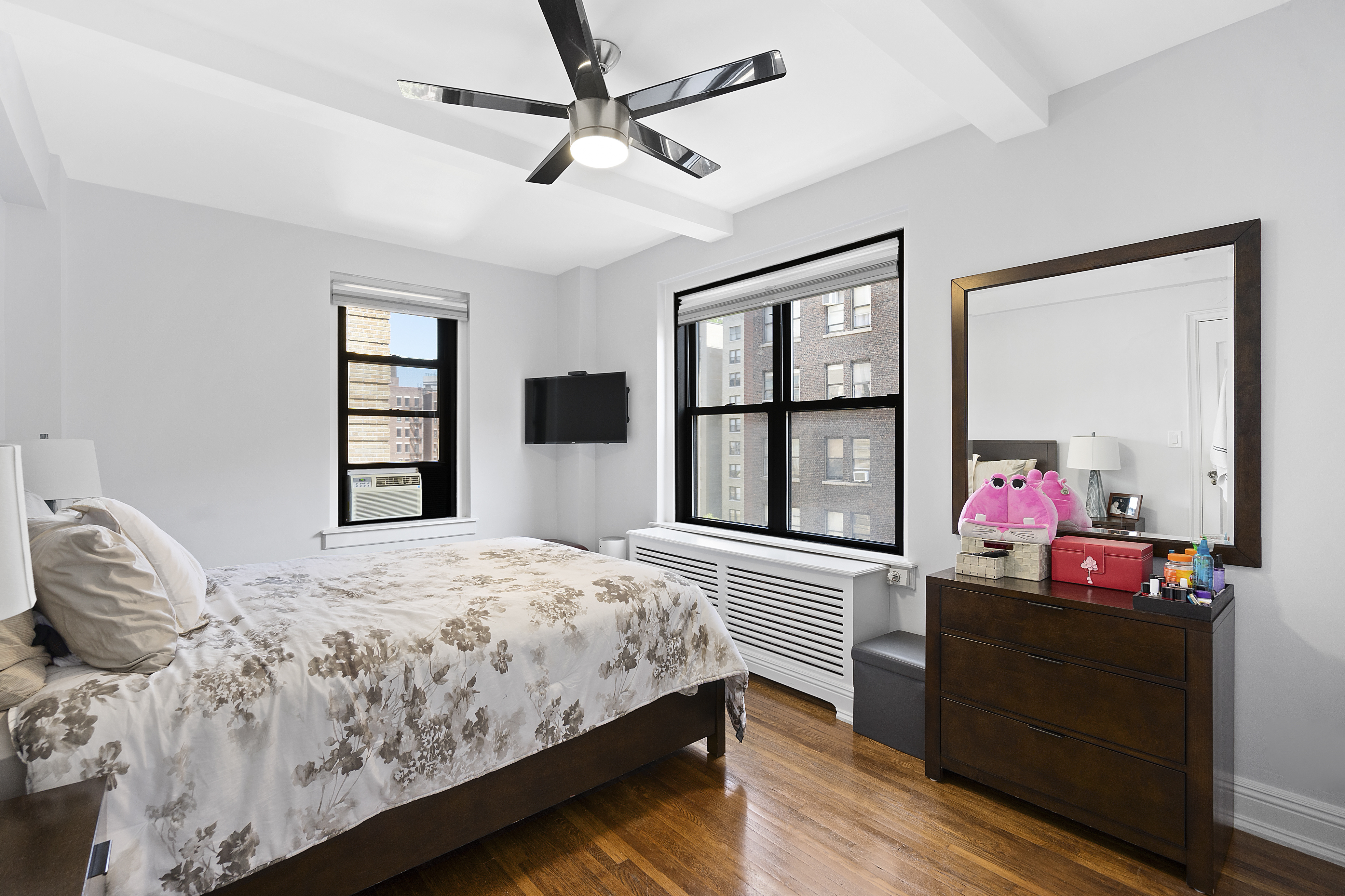 235 West End Avenue, Unit 11H Manhattan, NY 10023 - Photo 4 of 9