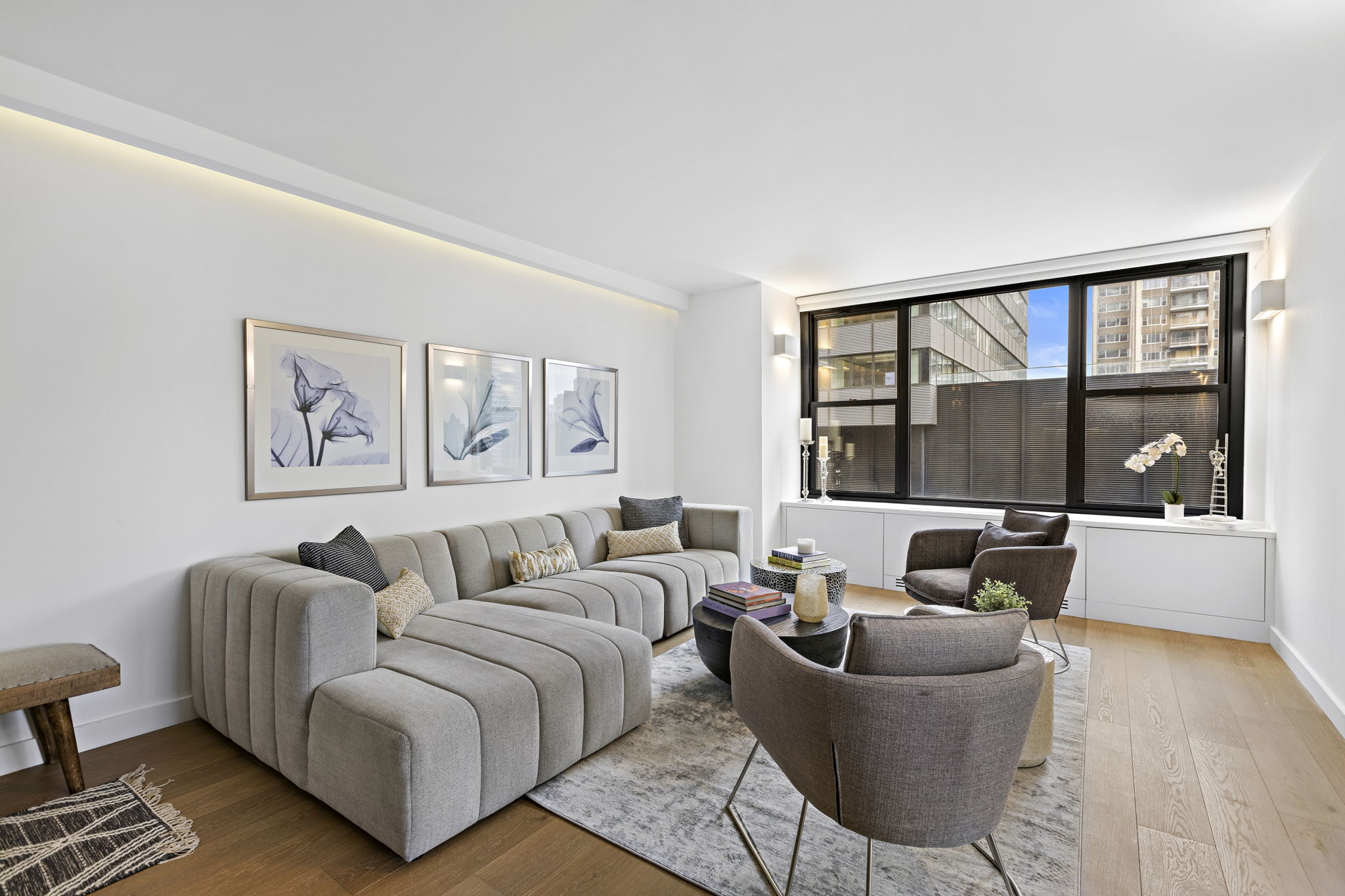 117 East 57th Street, Unit 21H Manhattan, NY 10022 - Photo 6 of 27