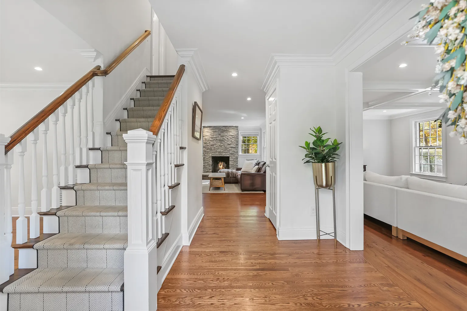 281 Wood House Road Fairfield, CT 06824 - Photo 4 of 28