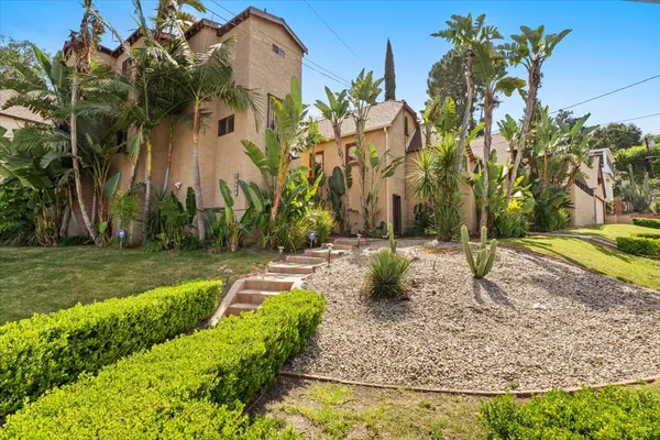 $1,999,000 | 14440 Valley Vista Boulevard, Sherman Oaks, CA 91423
