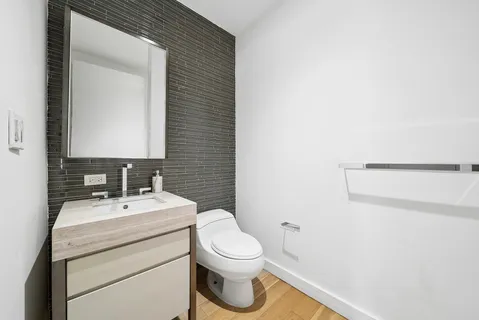 $949,000 | 75 Wall Street, Unit 30G | Financial District