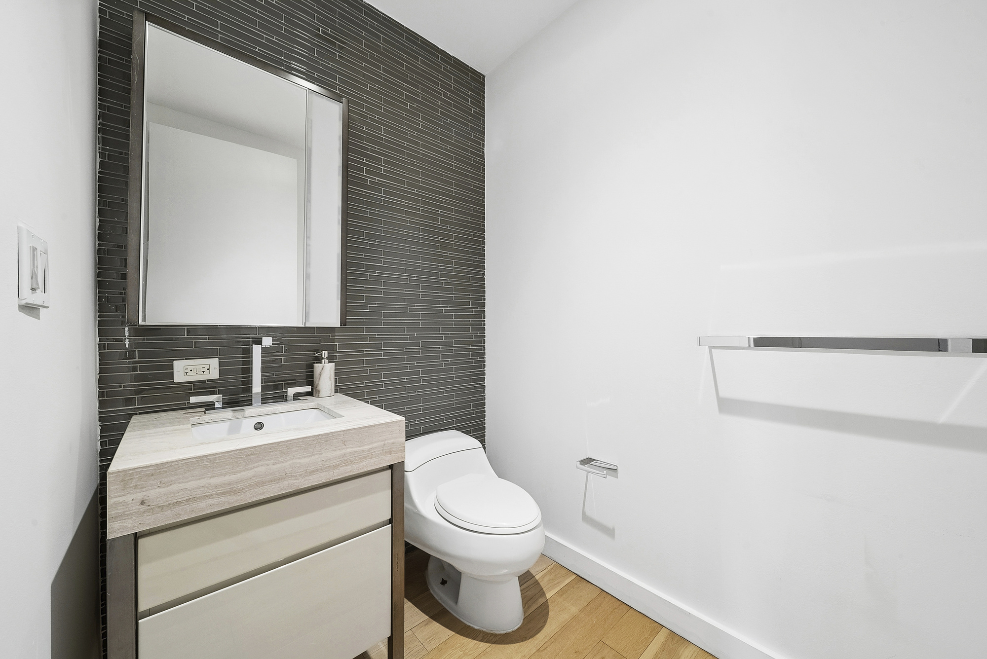 75 Wall Street, Unit 30G Manhattan, NY 10005 - Photo 3 of 9