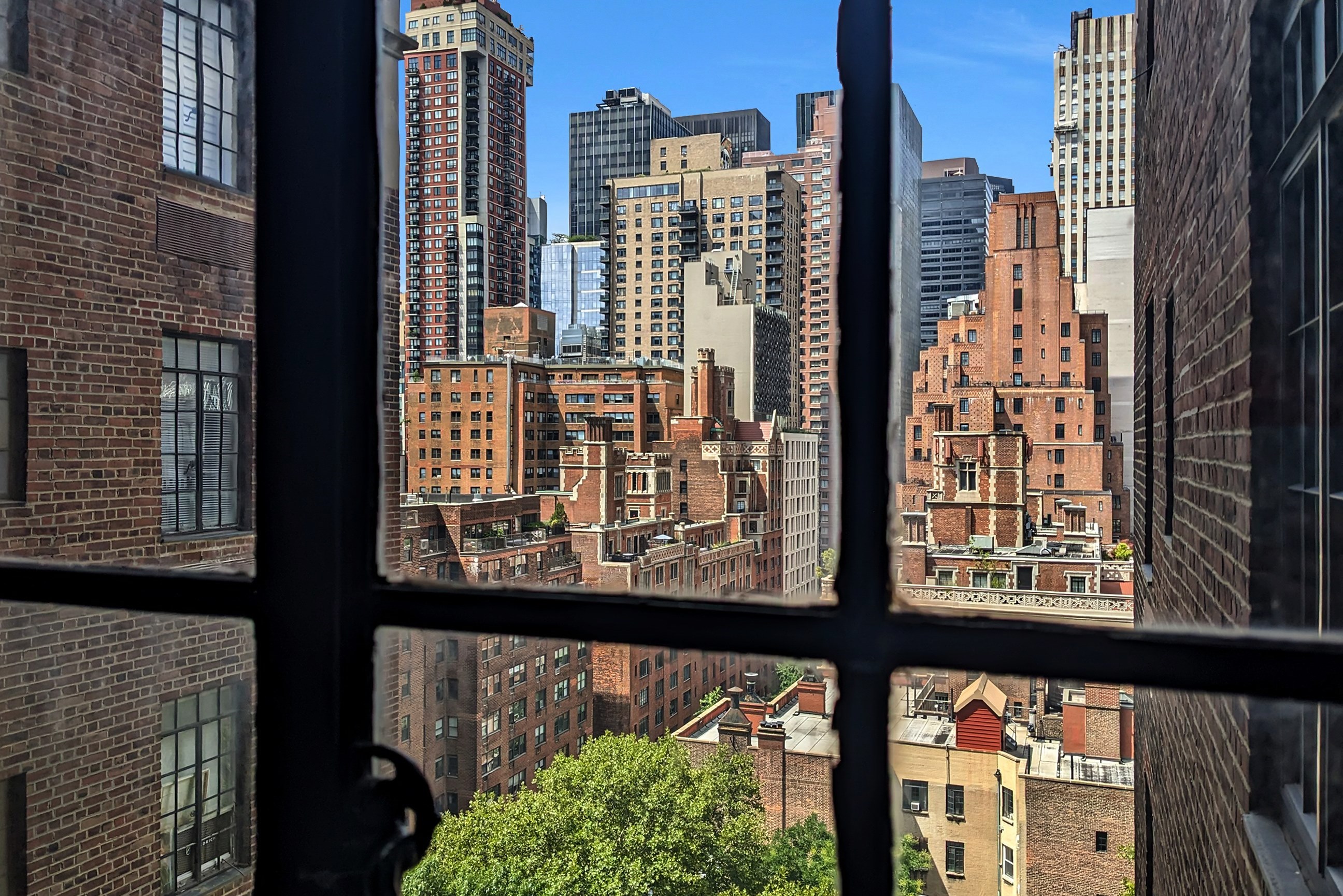 25 Tudor City Place, Unit 1315 Manhattan, NY 10017 - Photo 6 of 16 Gallery Image 6