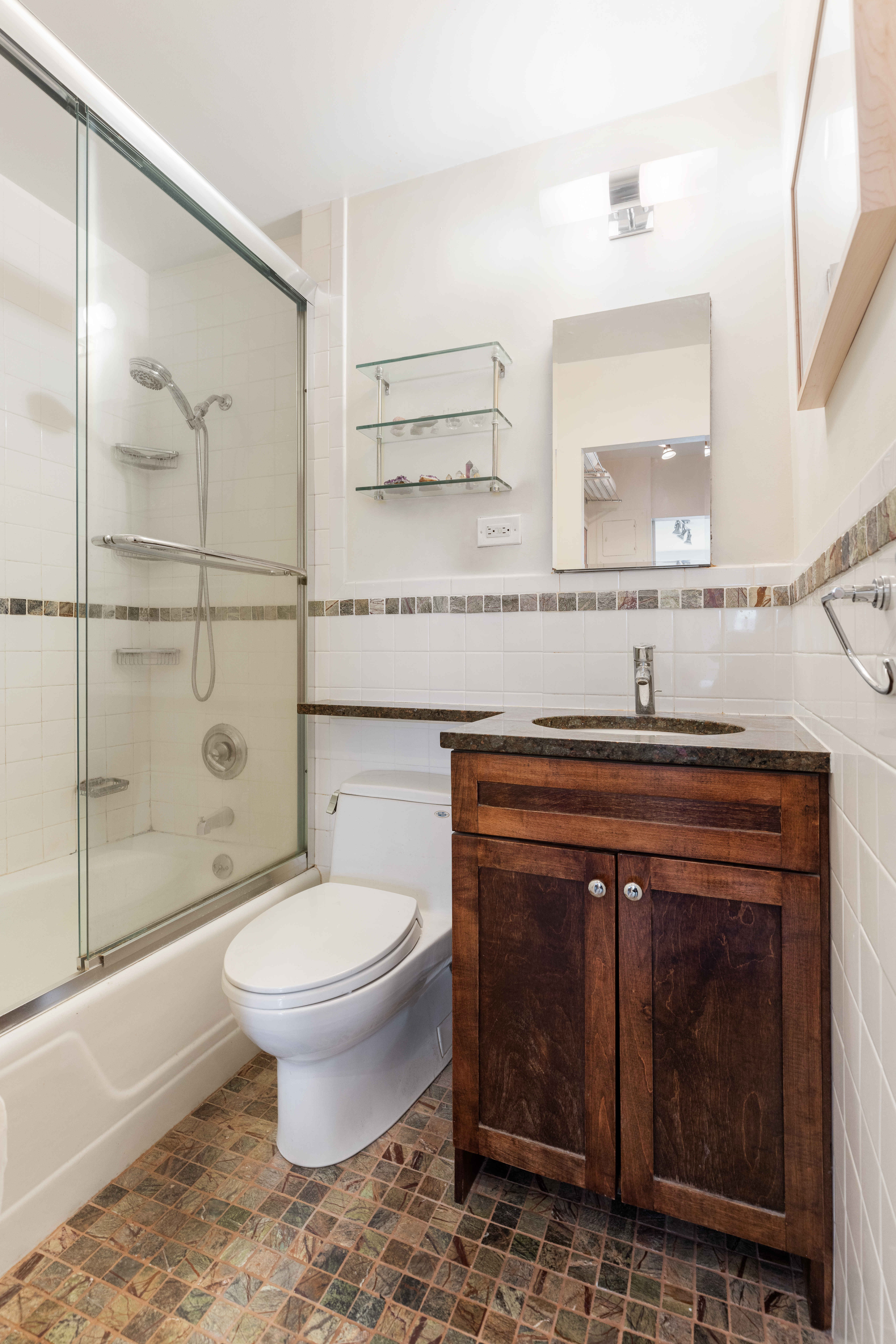 165 West 66th Street, Unit 7Y Manhattan, NY 10023 - Photo 5 of 7