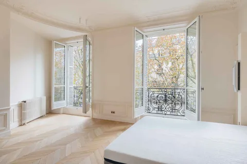 $818,000 | 258 St Germain Boulevard, Paris, France 75007