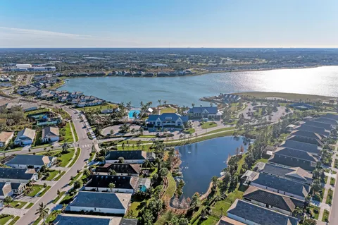 $729,000 | 1047 Waterline Court, Sarasota, FL 34240