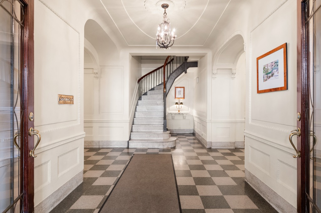 12 East 97th Street, Unit 6A Manhattan, NY 10128 - Photo 8 of 9