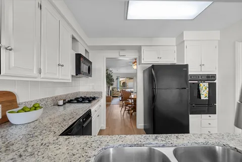 $455,000 | 18915 Circle Of Friends, Newhall, CA 91321