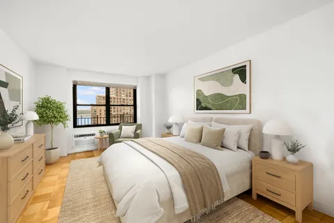 $895,000 | 185 West End Avenue, Unit 14M | Upper West Side