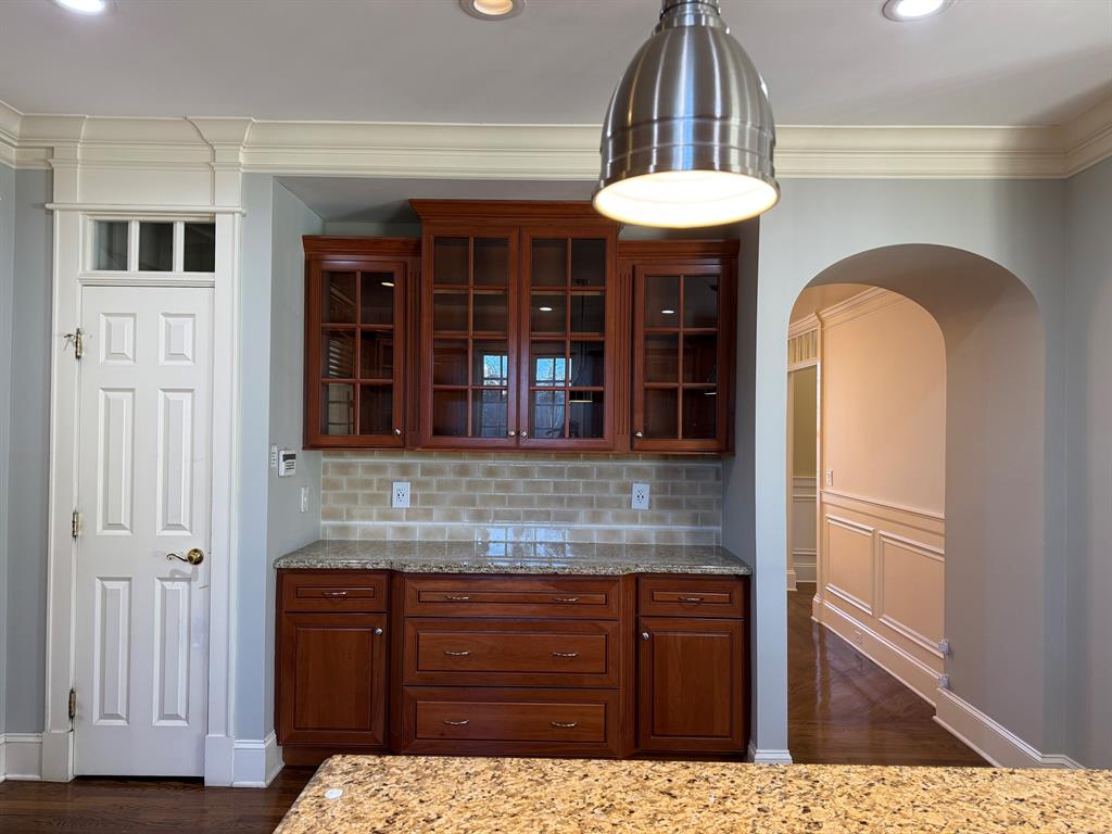 59 Crescent Road Westport, CT 06880 - Photo 7 of 23