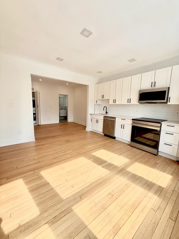 $4,100 | 132 Remsen Street, Unit 9 | Brooklyn Heights