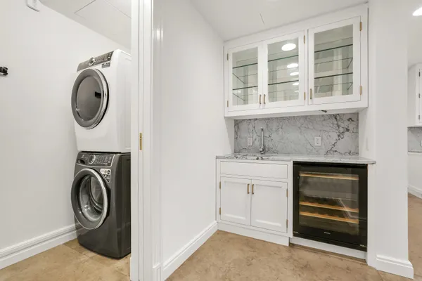 $25,000 | 150 East 72nd Street, Unit 4S | Lenox Hill