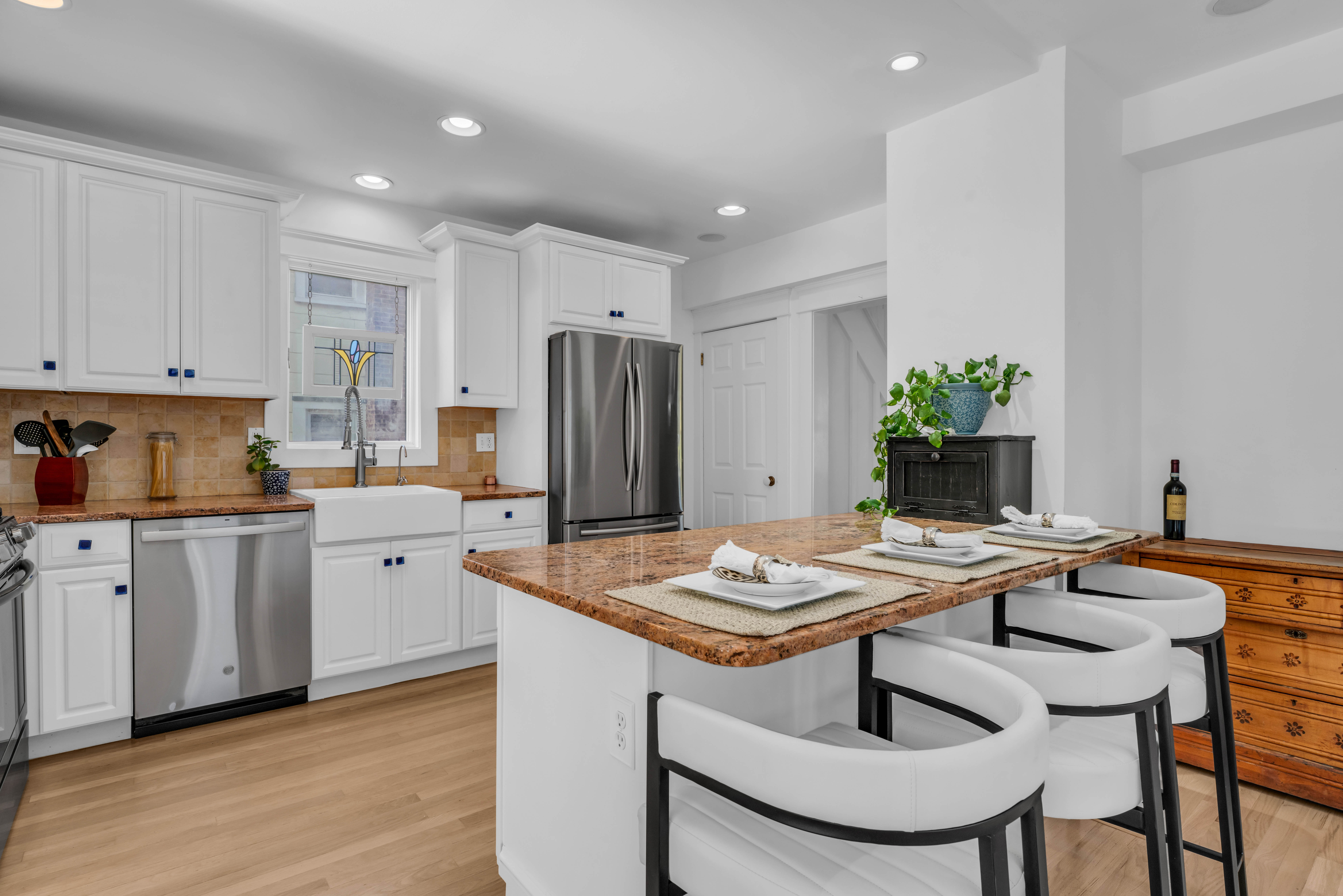 81 Pinckney Road Red Bank, NJ 07701 - Photo 7 of 38