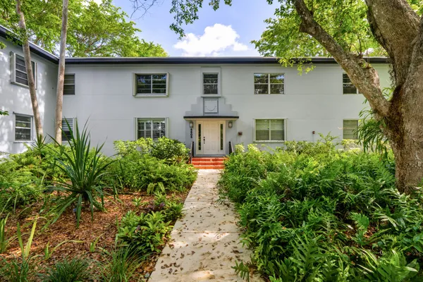 $350,000 | 5605 Southwest 80th Street, Unit 10D, Miami, FL 33143