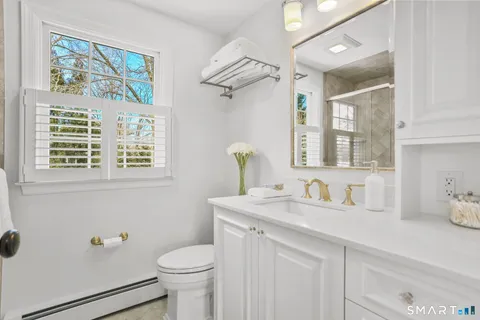 $1,999,000 | 2 Red Rose Circle, Darien, CT 06820