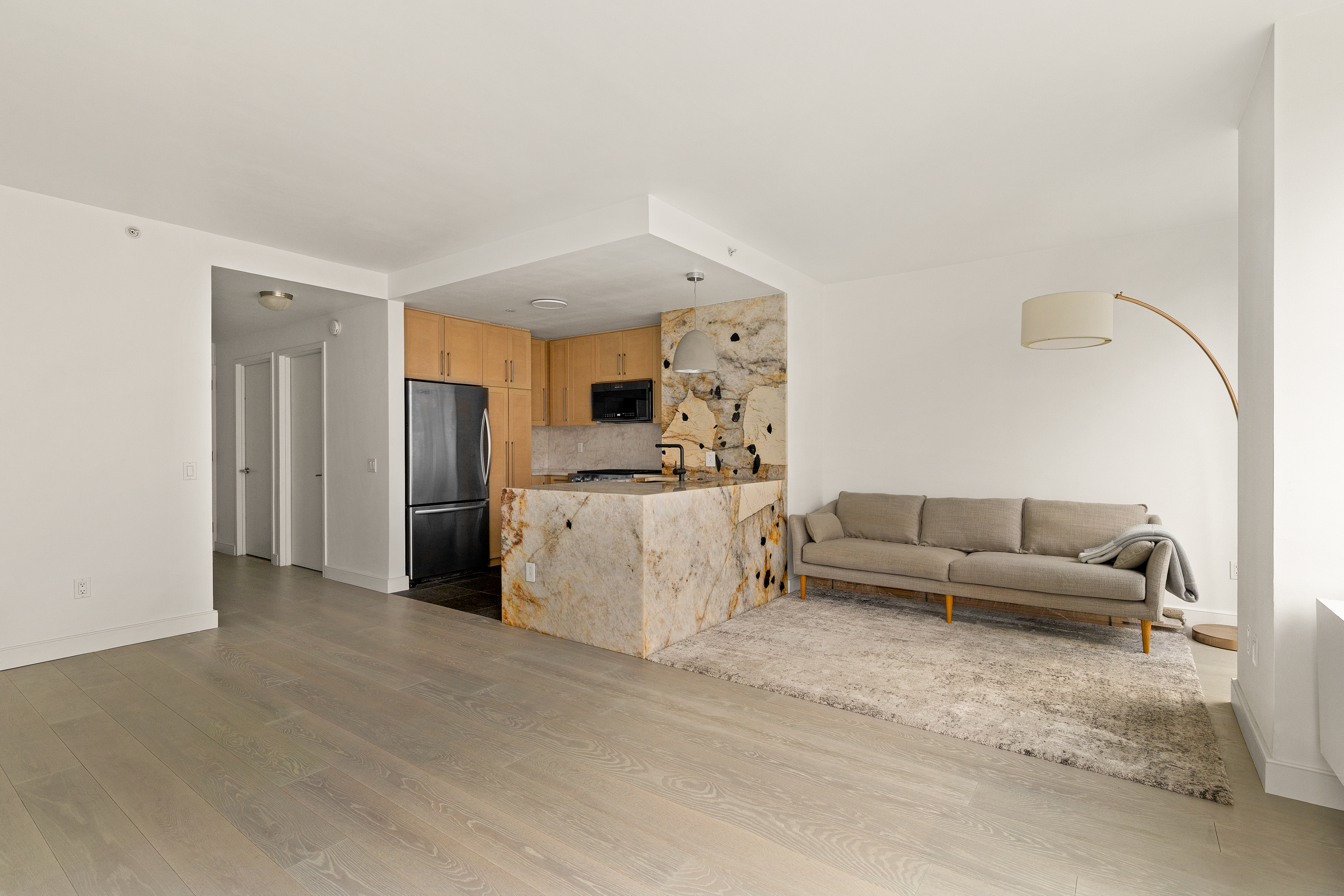 415 Main Street, Unit 9D Manhattan, NY 10044 - Photo 4 of 14 Gallery Image 4