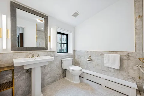 $9,975,000 | 241 East 48th Street | Midtown East