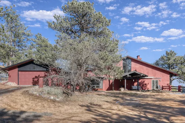 a view of lot of an empty room