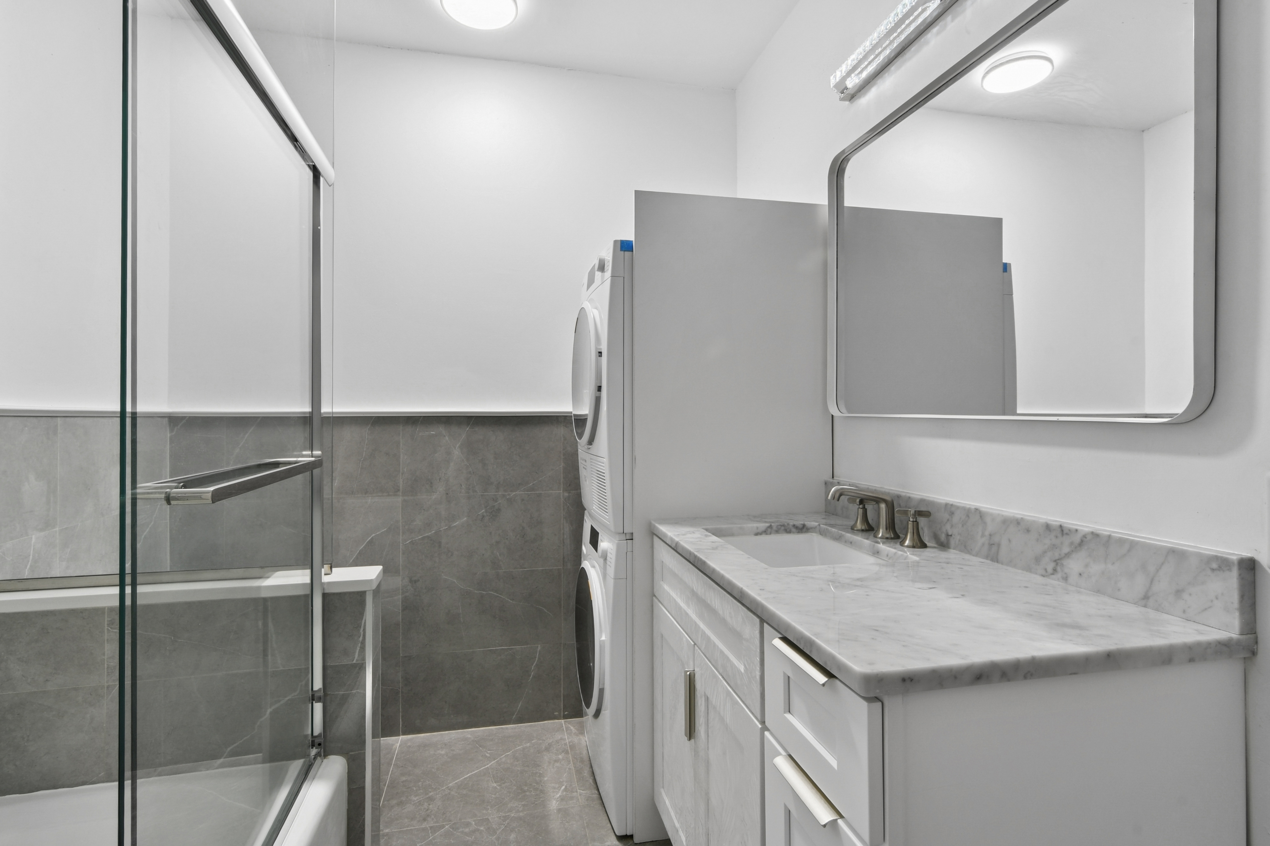 240 East 47th Street, Unit 22B Manhattan, NY 10017 - Photo 6 of 14 Gallery Image 6