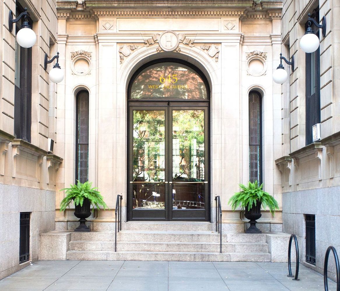 645 West End Avenue, Unit 11D Manhattan, NY 10025 - Photo 15 of 21 a view of entryway with a front door