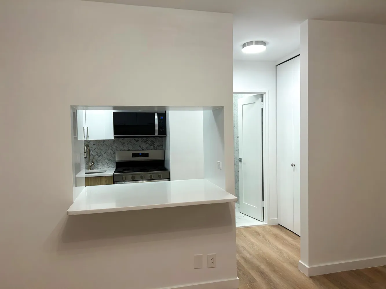 $999,000 | 400 East 54th Street, Unit 8A | Sutton Place