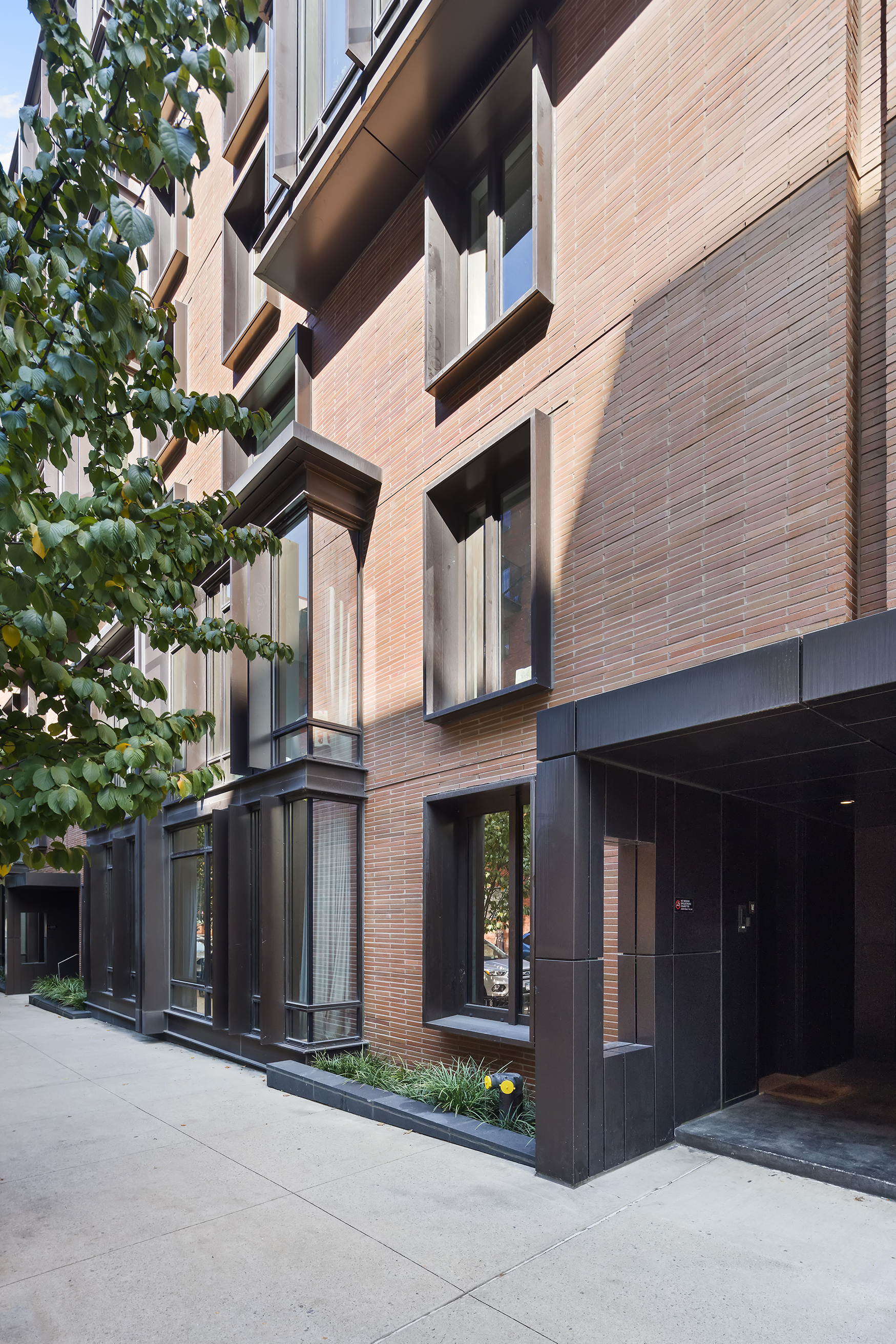 429 Kent Avenue, Unit TH2 Brooklyn, NY 11249 - Photo 27 of 34 front view of a building