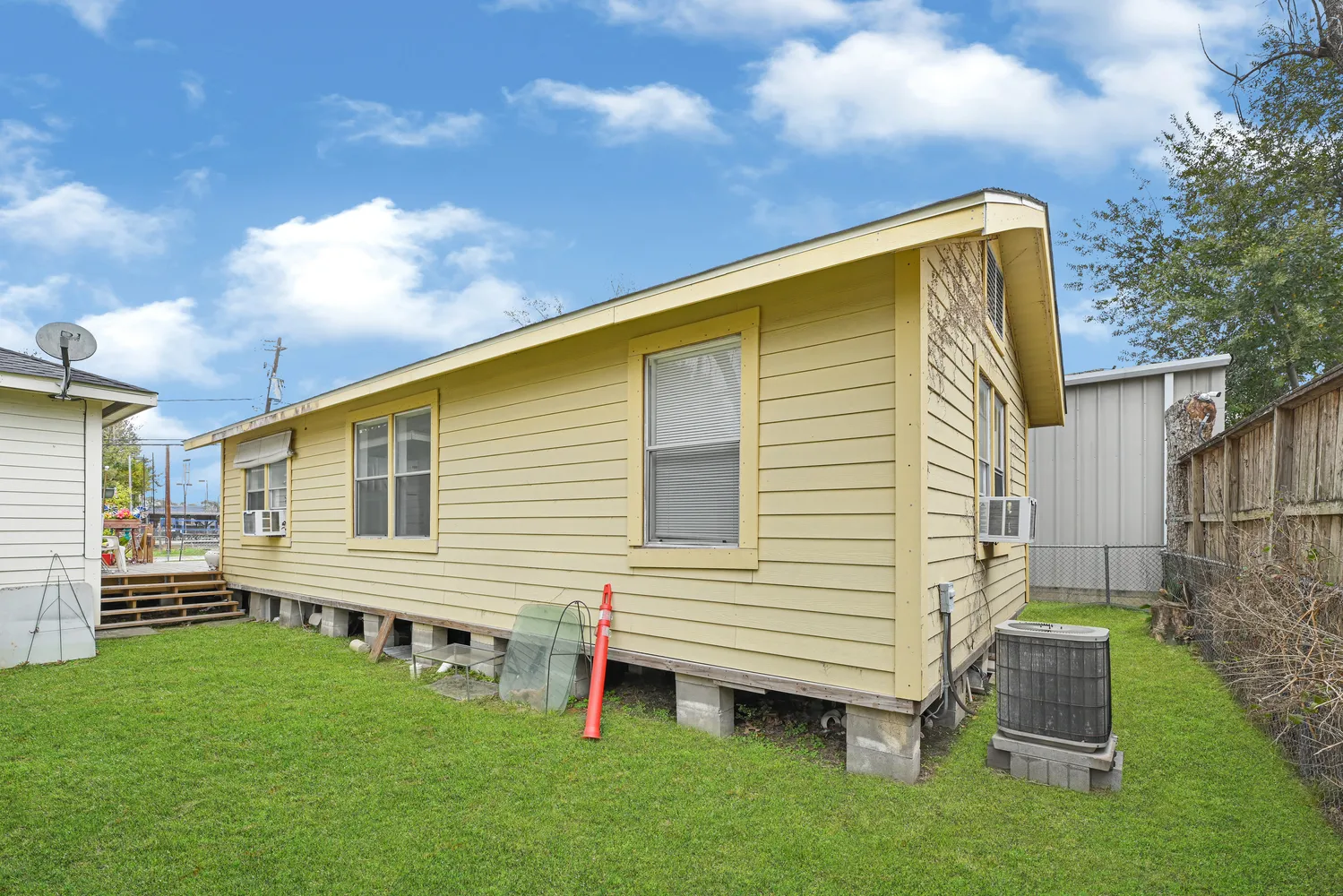 $1,200 | 969 Wakefield Drive, Houston, TX 77018