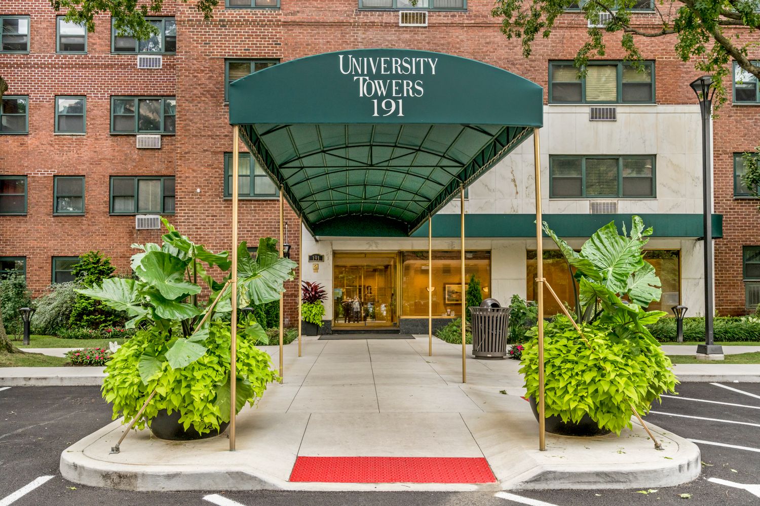 $929,000 | 191 Willoughby Street, Unit 4L | Downtown Brooklyn