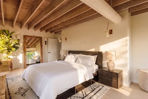 $2,100,000 | 8550 Ridpath Drive, Los Angeles, CA 90046