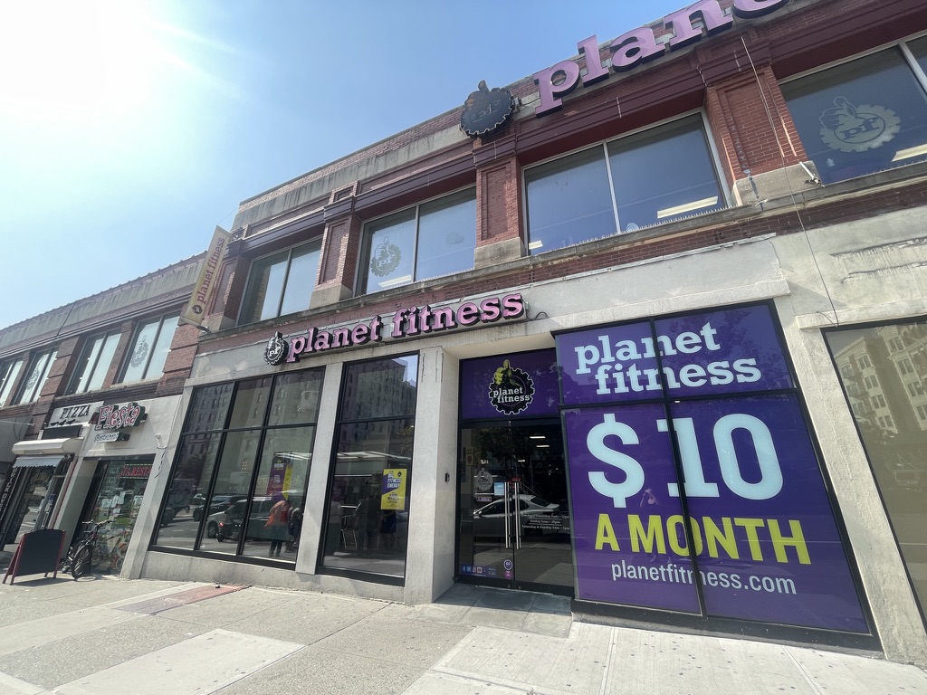 834 Riverside Drive, Unit E6 Manhattan, NY 10032 - Photo 15 of 22 a view of a stores