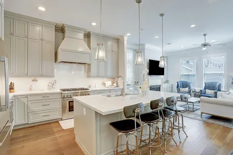 $1,275,000 | 420 West 18th Street, Houston, TX 77008