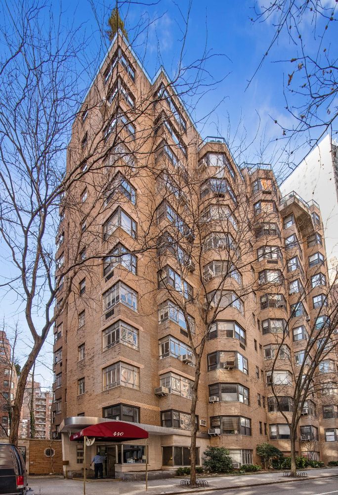 440 East 56th Street, Unit 8C Manhattan, NY 10022 - Photo 9 of 14 a front view of a building