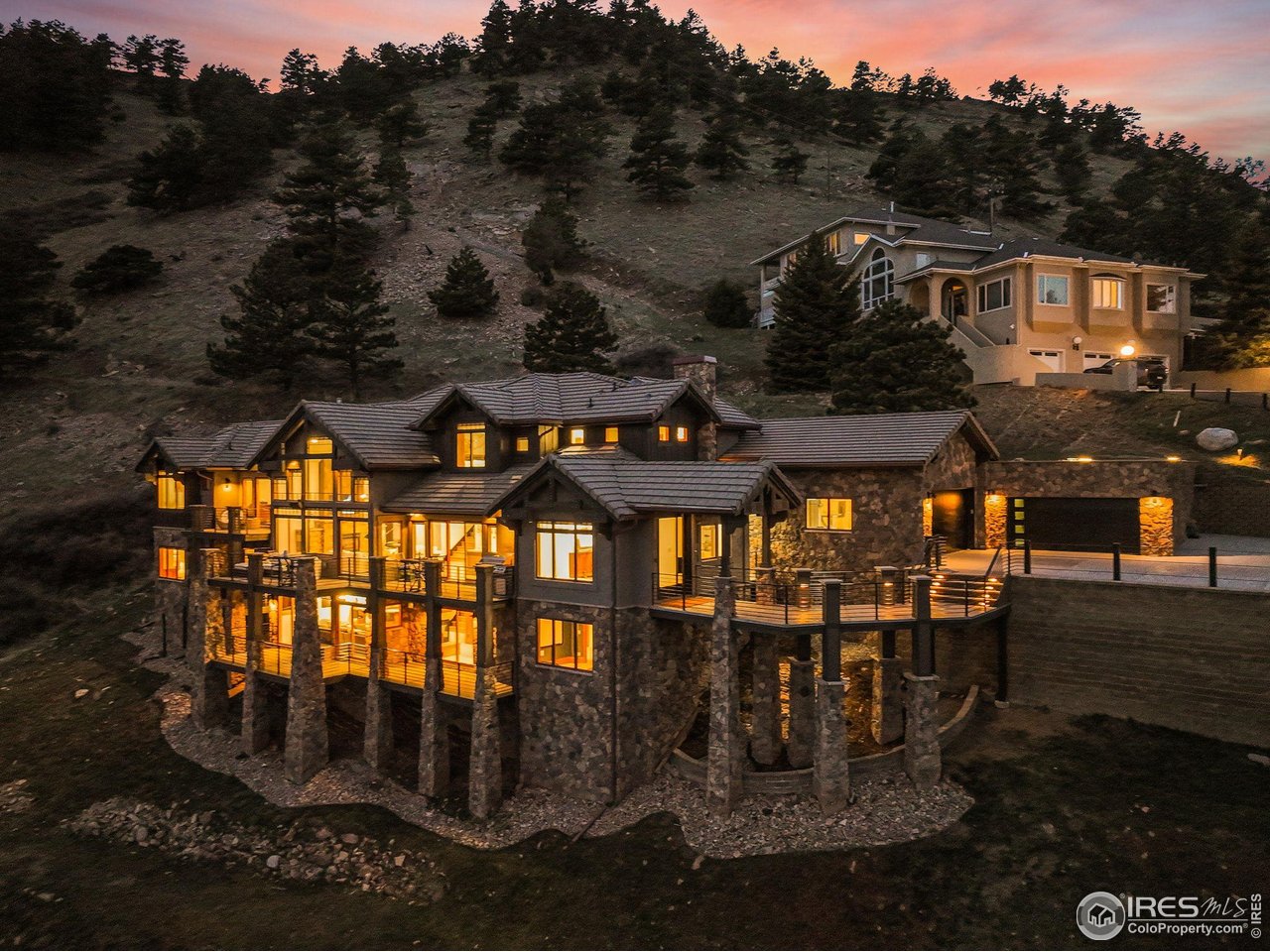 166 Valley View Way Boulder, CO 80304 - Photo 2 of 40 a view of a fountain