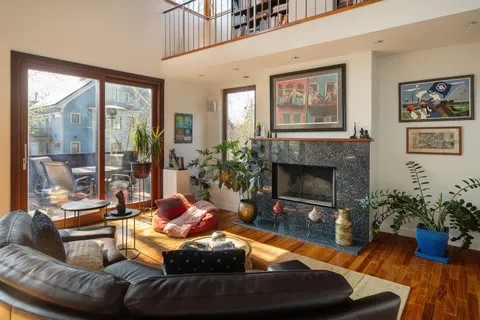 $4,000,000 | 10 Newell Street, Cambridge, MA 02140