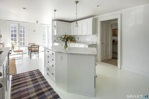 $2,195,000 | 89 Chestnut Hill Road, Wilton, CT 06897